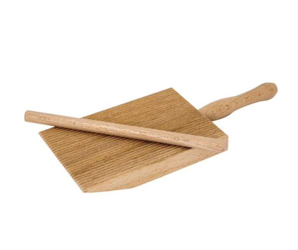 Eppicotispai Gnocchi Och Garganellibräda Med Pinne